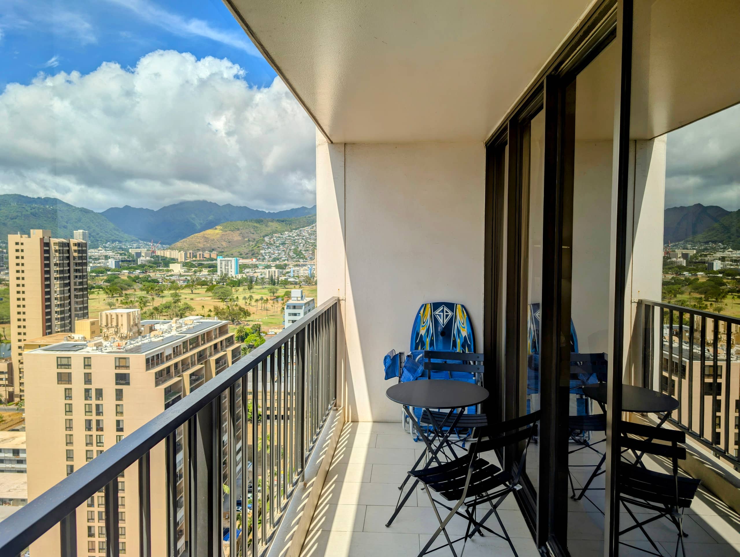 Condo in Honolulu · ★4.97 · 1 bedroom · 3 beds · 1 private bath - Image 14