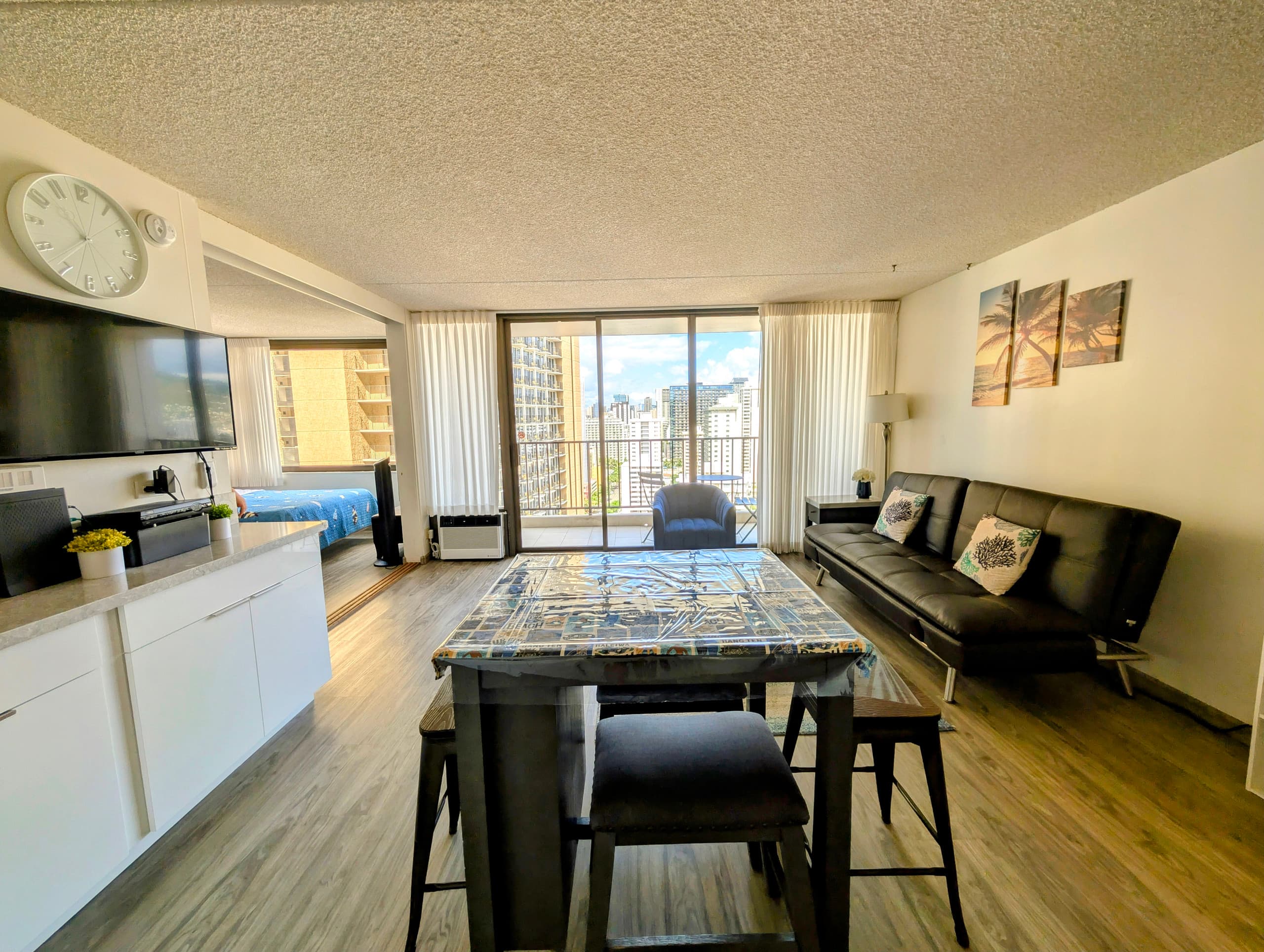 Condo in Honolulu · ★4.97 · 1 bedroom · 3 beds · 1 private bath - Image 5