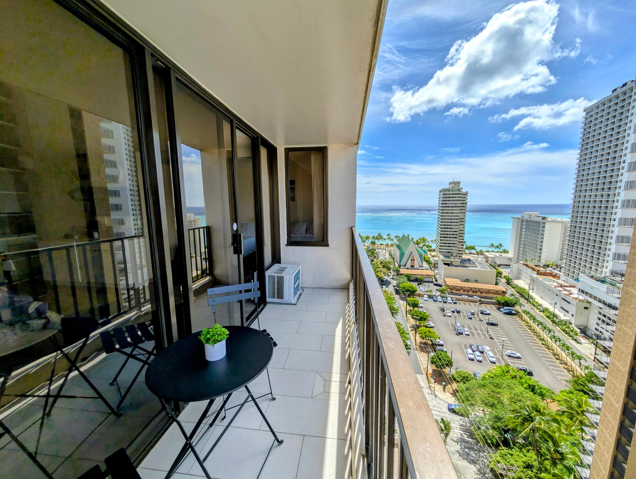 Condo in Honolulu · ★4.97 · 1 bedroom · 3 beds · 1 private bath - Image 3