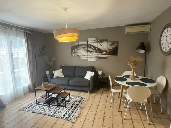Appartement Tout Confort Avec Extérieur - Arles