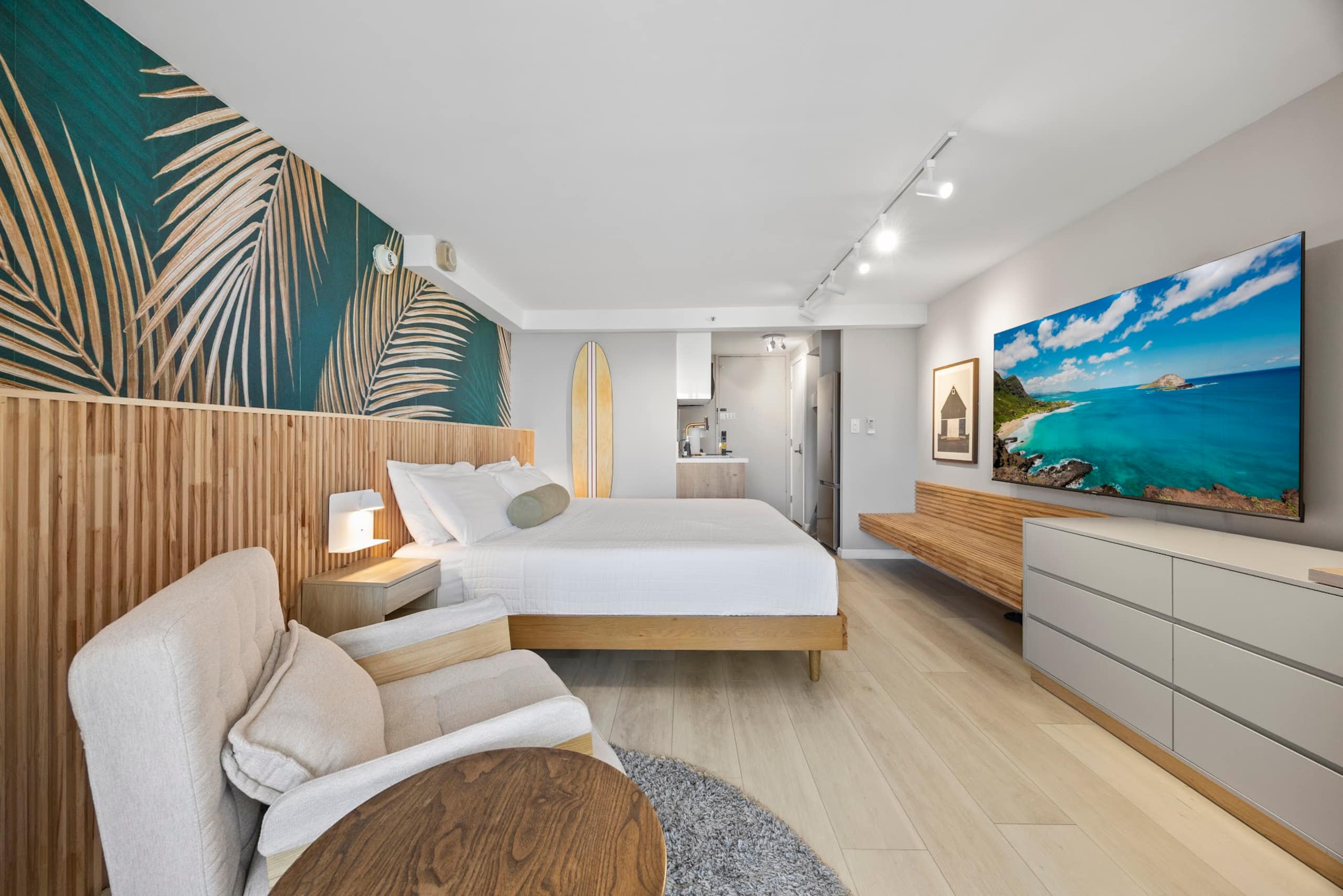26F-Waikiki King Studio w/Partial Ocean Views - Image 5