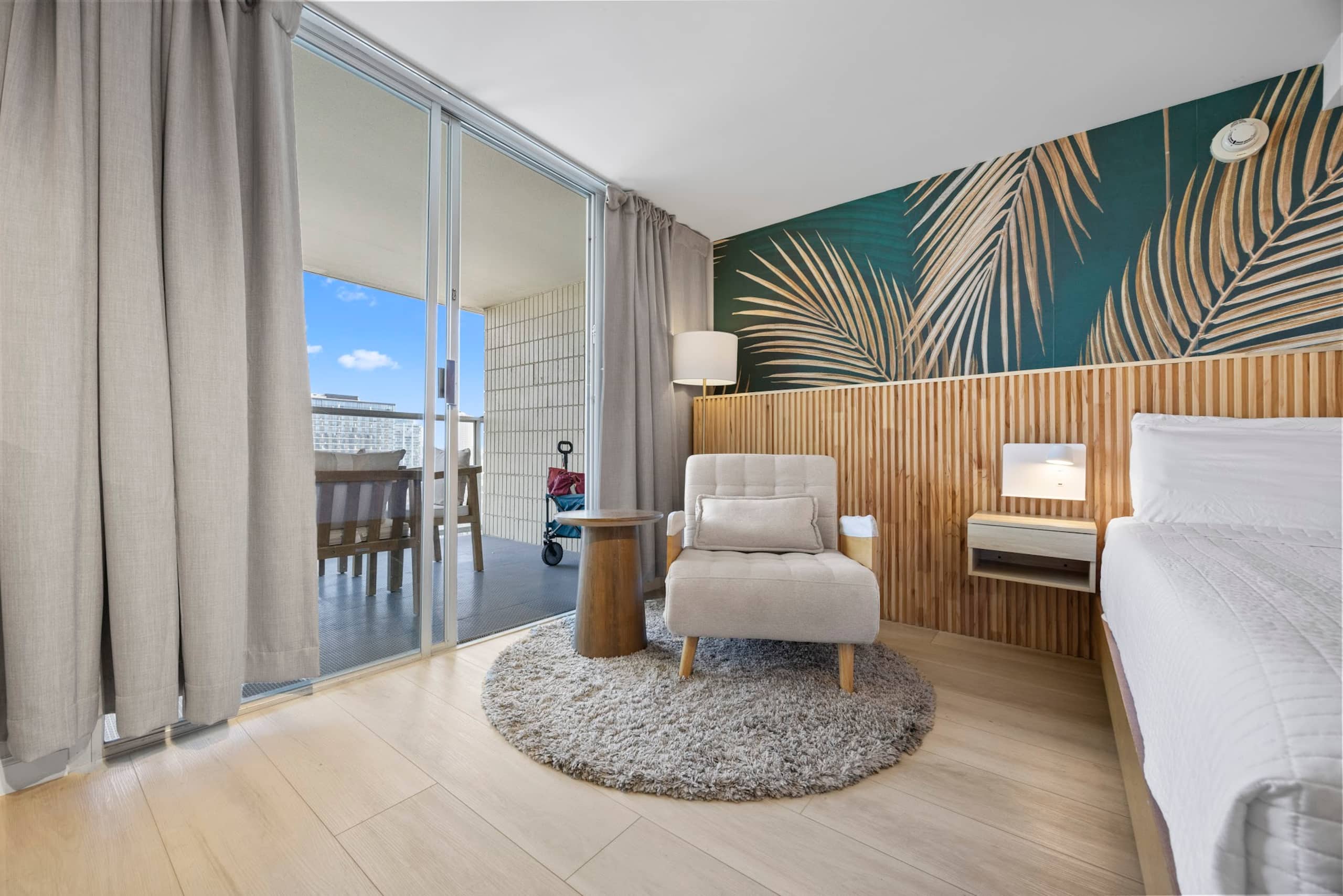 26F-Waikiki King Studio w/Partial Ocean Views - Image 9