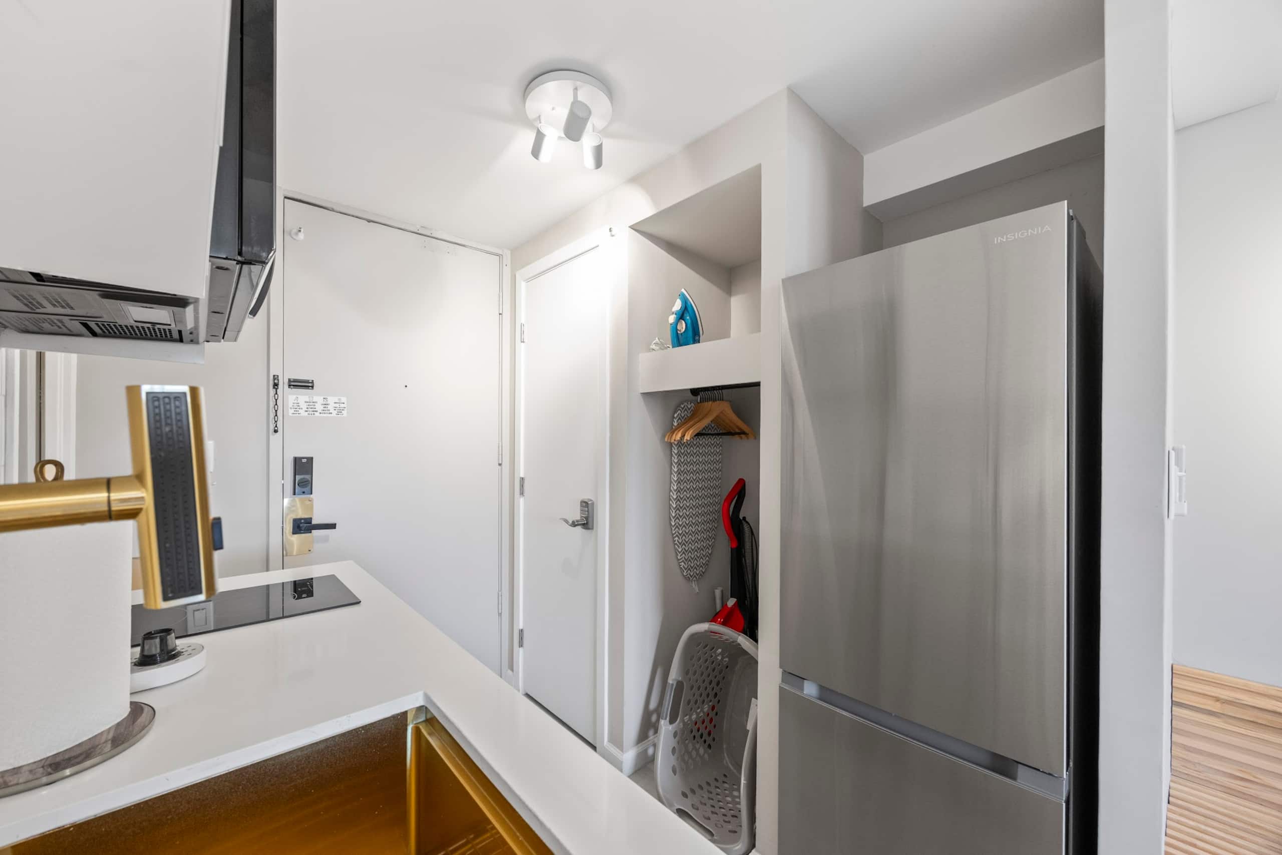 26F-Waikiki King Studio w/Partial Ocean Views - Image 19