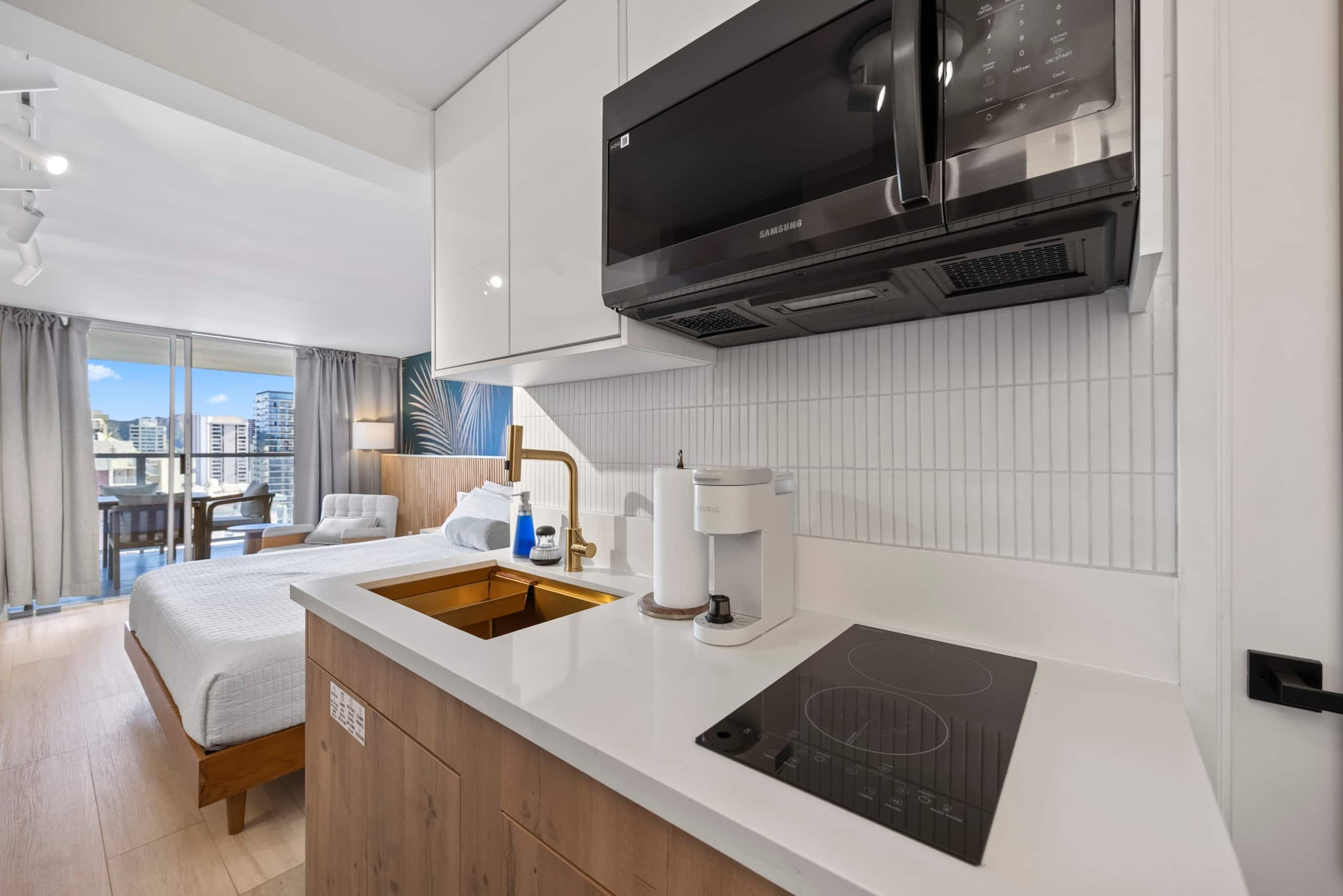 26F-Waikiki King Studio w/Partial Ocean Views - Image 17