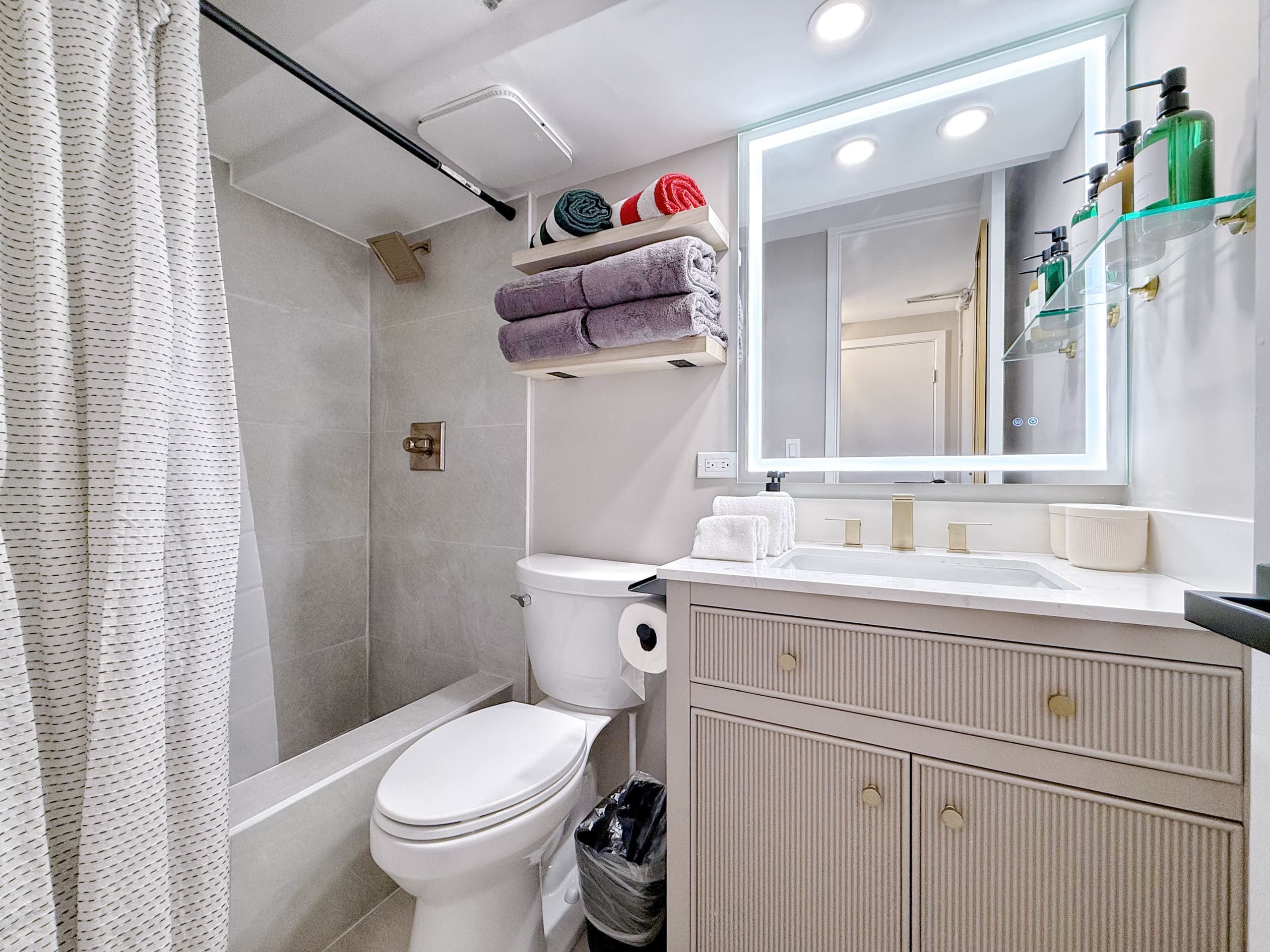 26F-Waikiki King Studio w/Partial Ocean Views - Image 23