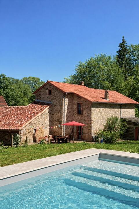 Buvette de la Gare, shared large swimming pool, WiFi