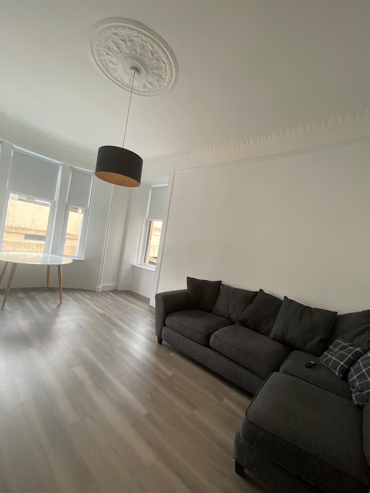 4 Smithhills Central Clean 2 Bed - Sleeps 4 - Paisley