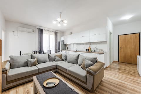 Popular Airbnb listing: Alpha Apartments cozy & spacious in Njësia Bashkiake Nr. 3