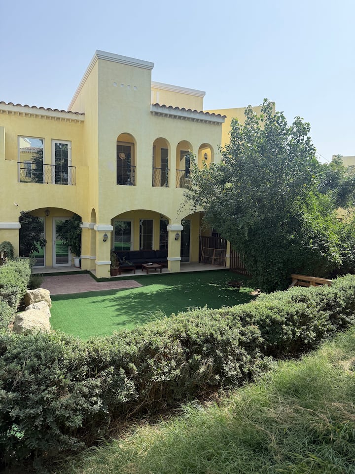 Al Waha Paws House - Dubai