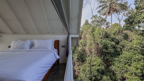 Kubu Bule: a Jungle View Mezzanine