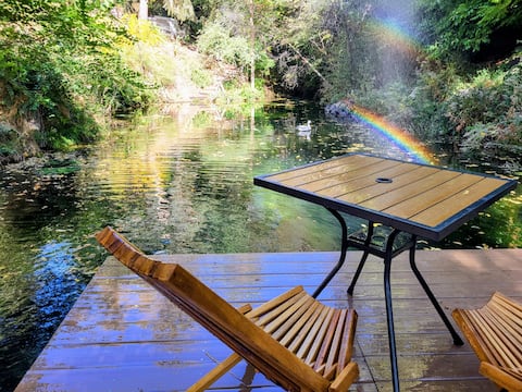 Creekside Chateaux, Priv springs-Sauna-Sleeps 23!