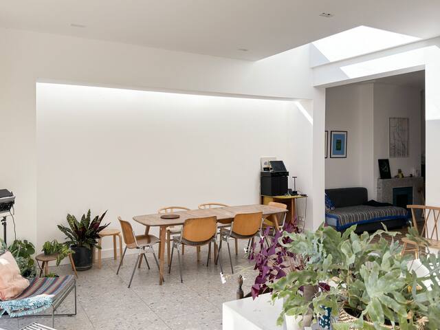 Large beautiful family house gallery image 2