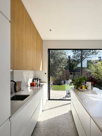 Large beautiful family house gallery image 3