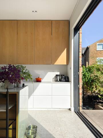 Large beautiful family house gallery image 4