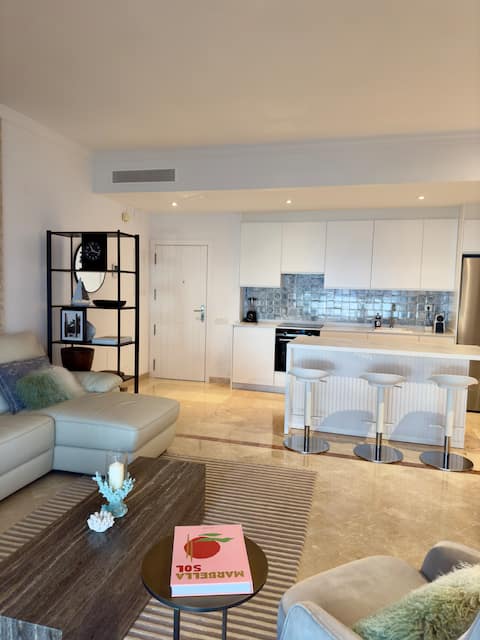 Top Airbnb: 3 bedroom apartment with Seaview en Benahavís