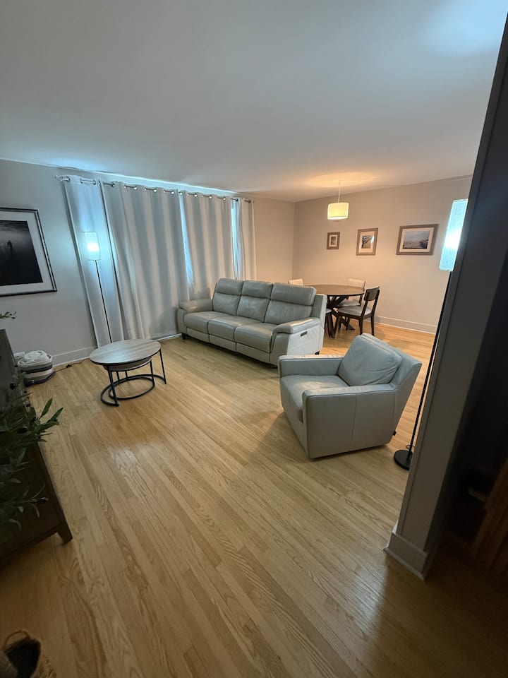Great Location-3 Bedrooms And 4 Beds 1 1/2 Baths - Winnipeg