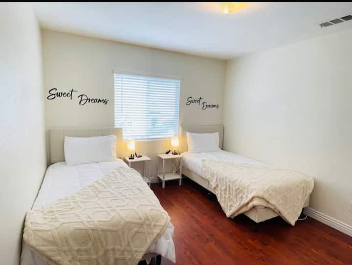 საძინებელი 4