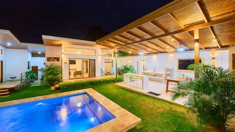 Gorgeous 14p Villas Kandulu in Puerto Viejo