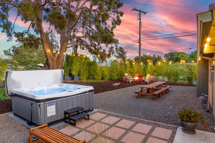 La Jolla Oasis | Sleeps 12 | Spa | Near Golf+Beach