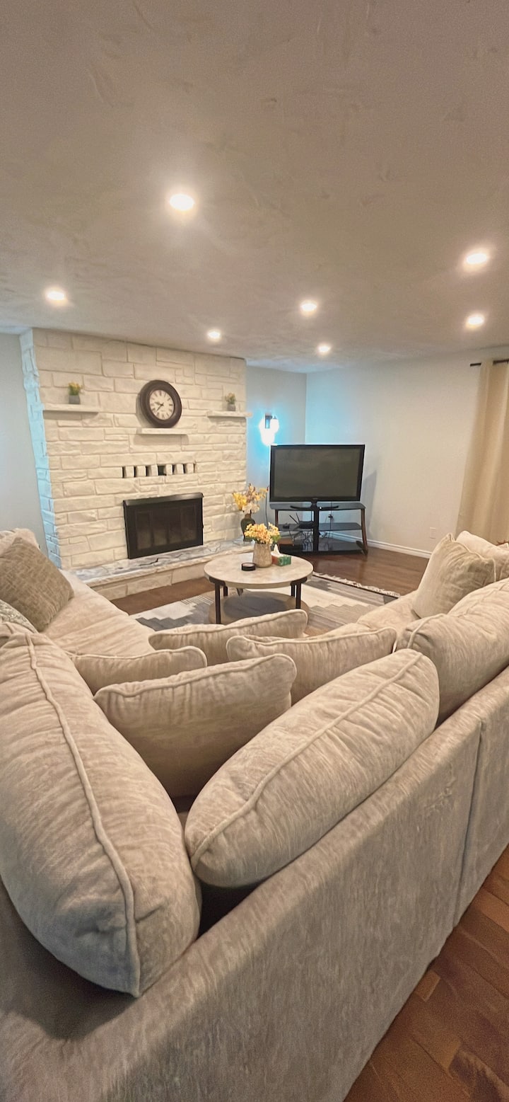 Two Double Beds In One Room - Milton