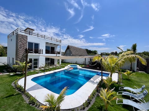 Villa Gracia, on the way to Monterrico