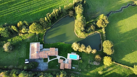 Puy du Fou Gîte Set 8 bedrooms/8 bathrooms and pool