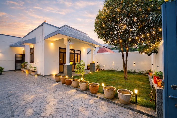 Garden Villa (200 meters from Expo Mart)