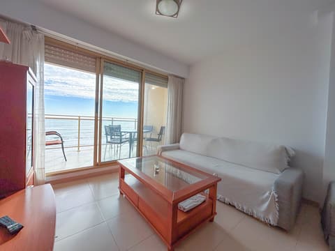 Popular Airbnb listing: Sandy Beach I frente al mar in Pobles Del Sud