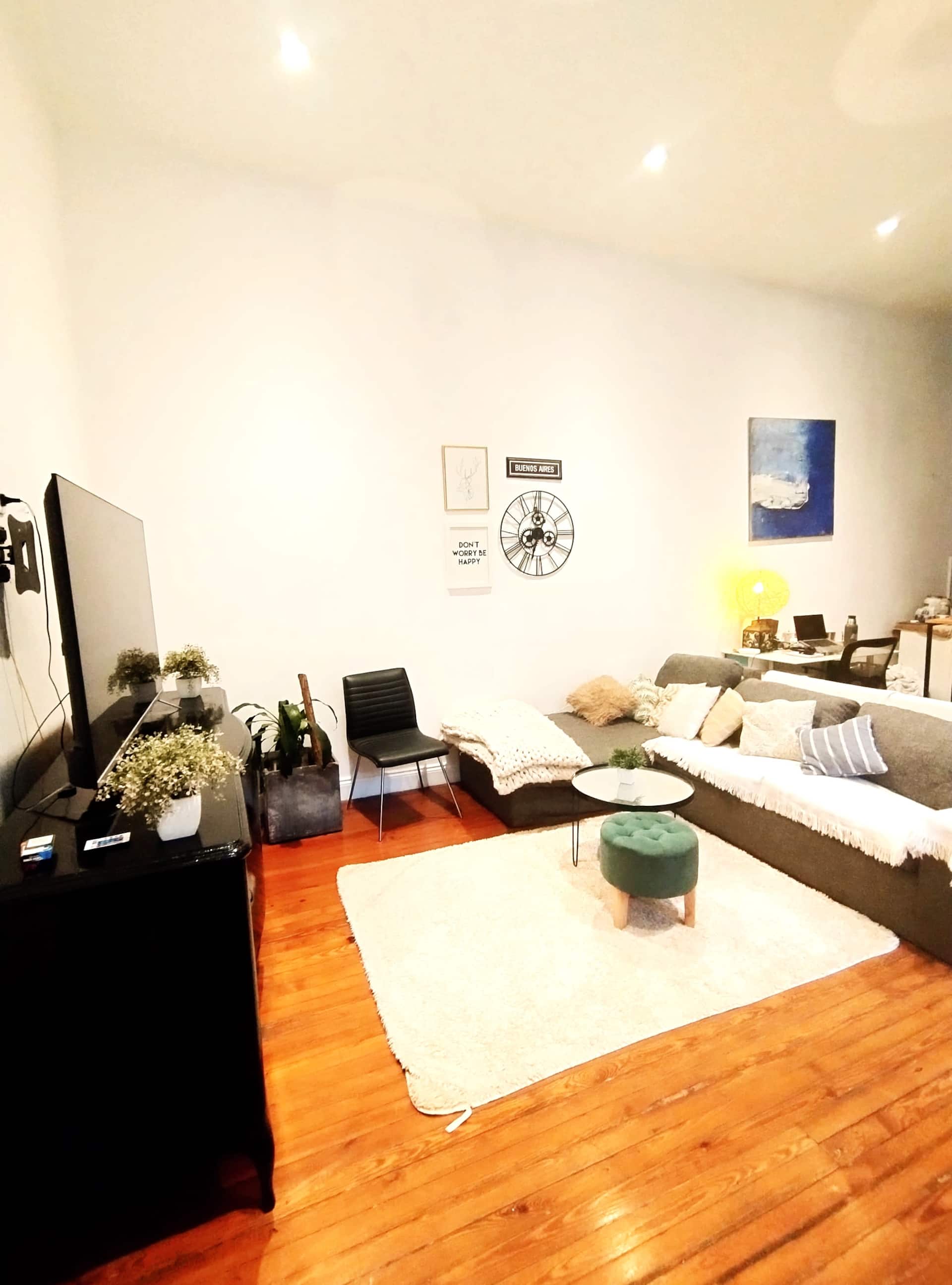 One-bedroom apartment in Monserrat