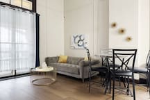 The Harrison E | QUEEN 1BD/1BA Apt near Downtown