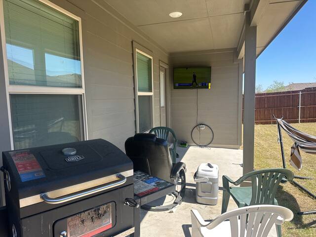 *A Hidden Gem Mins away from the Stockyard! NICE! gallery image 3