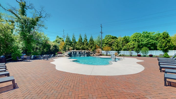 Cozy Seaside Rooms With Pool Access - Cape May, NJ