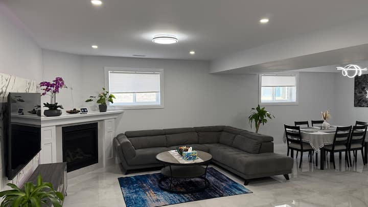 Comfortable Stay - Windsor
