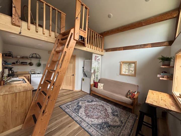 Cozy Lazy Mountain Cabin - Palmer, AK