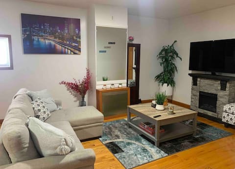 Successful Airbnb property: Cozy Central in Queens