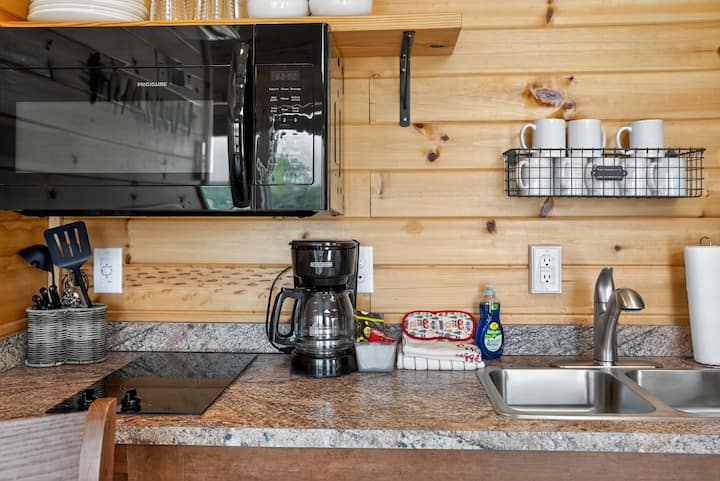 Waterfront Cabin W/ Kitchen & Bathroom | Sleeps 8 - Ionia State Recreation Area, Saranac