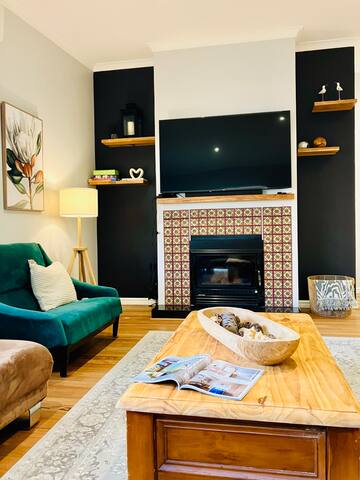 Luxury 4BD Retreat with Pool & Natural Environment