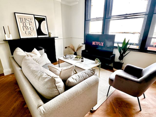 2 Bedroom King Apartment