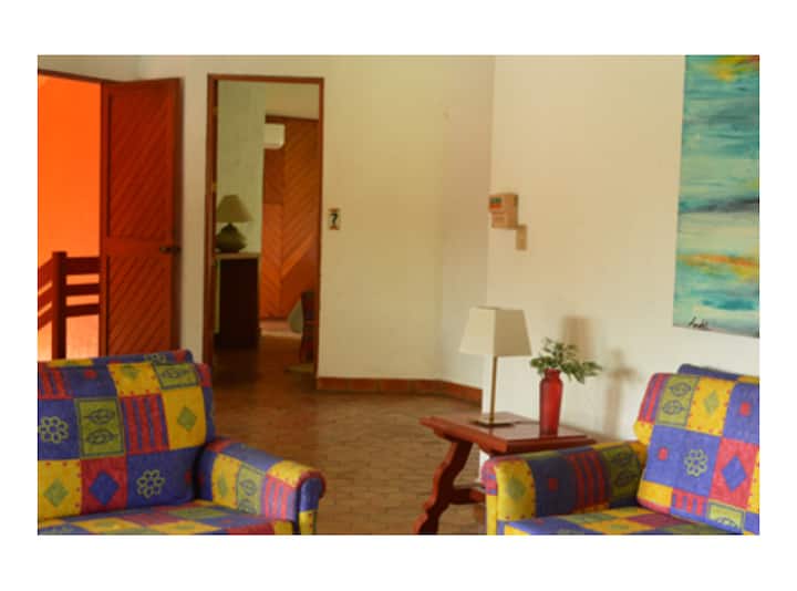 Ixt Hermosa Casa Y 2 Dptos. 10 Hab. Con Baño C/u - Ixtapa Zihuatanejo
