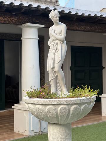 Lindíssima Casa com 5 Suítes jardim e piscina gallery image 3