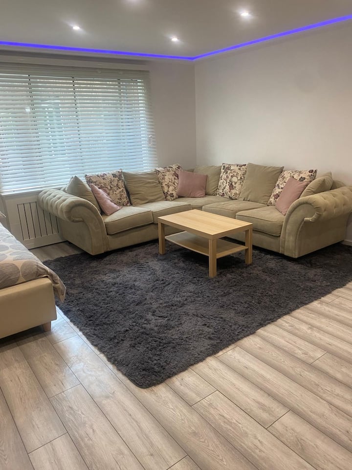 Modern Studio Apartment Free Parking Jacuzzi Bath - Hounslow