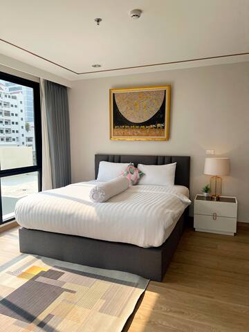 301: Luxury 4Beds 4BA Cozy&Private, City/Pool View gallery image 2