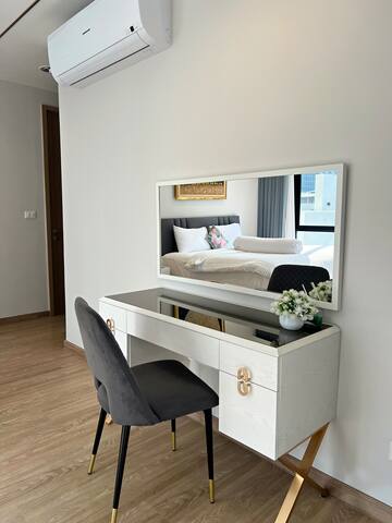 301: Luxury 4Beds 4BA Cozy&Private, City/Pool View gallery image 3