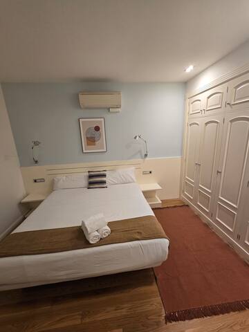 Downtown elegance space with AC. License ESS03547 gallery image 4