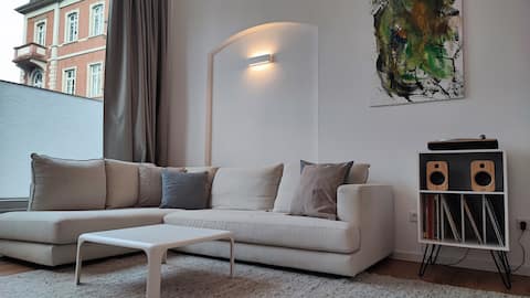 Leistungsstarkes Airbnb: Pleasantly cool! Modern luxury in a baroque guise in Heidelberg