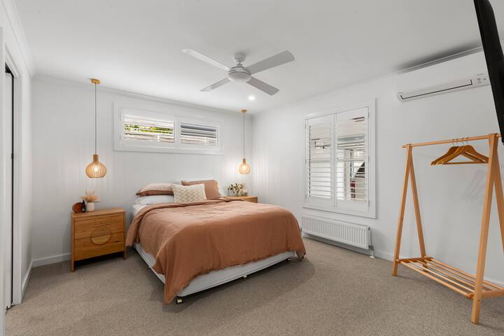 Coastal Retreat with Pool — Sleeps 10 gallery image 2