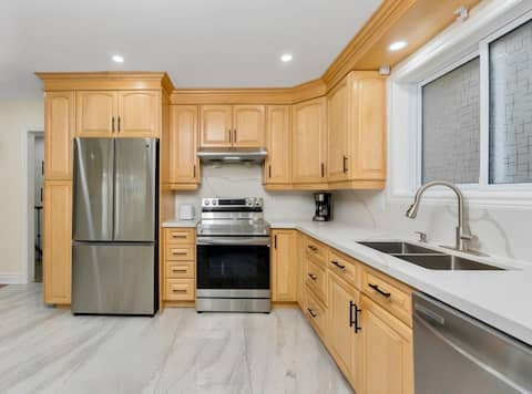 5BR Family Home w/ Pool Table | Backyard Retreat