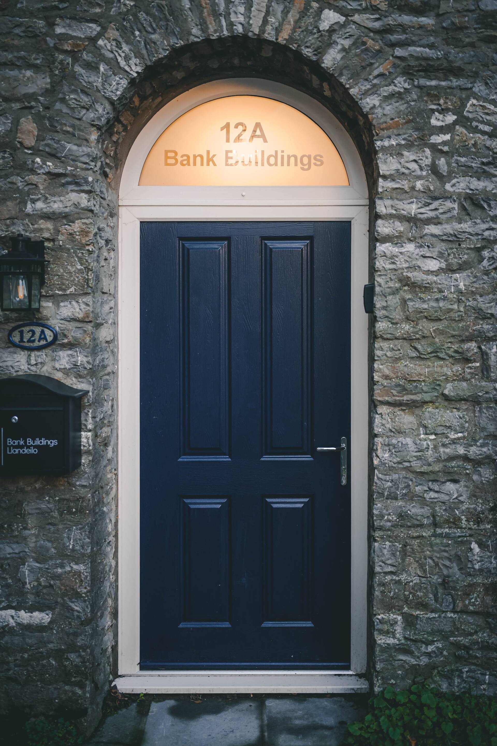 2 bedroom accommodation in Llandeilo — photo 2