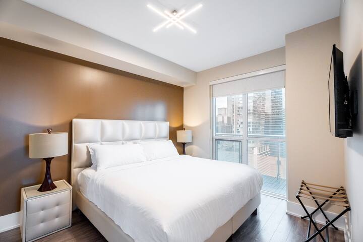 Presidential Suite By CN Tower gallery image 2