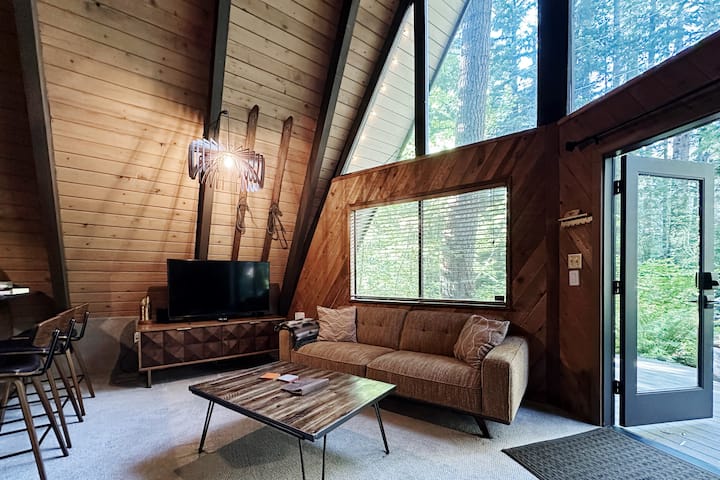 Cozy A-frame Cabin With Hot Tub - Skykomish, WA